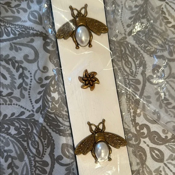 Elegant White and Gold Women's Shoulder Strap - Picture 3 of 4